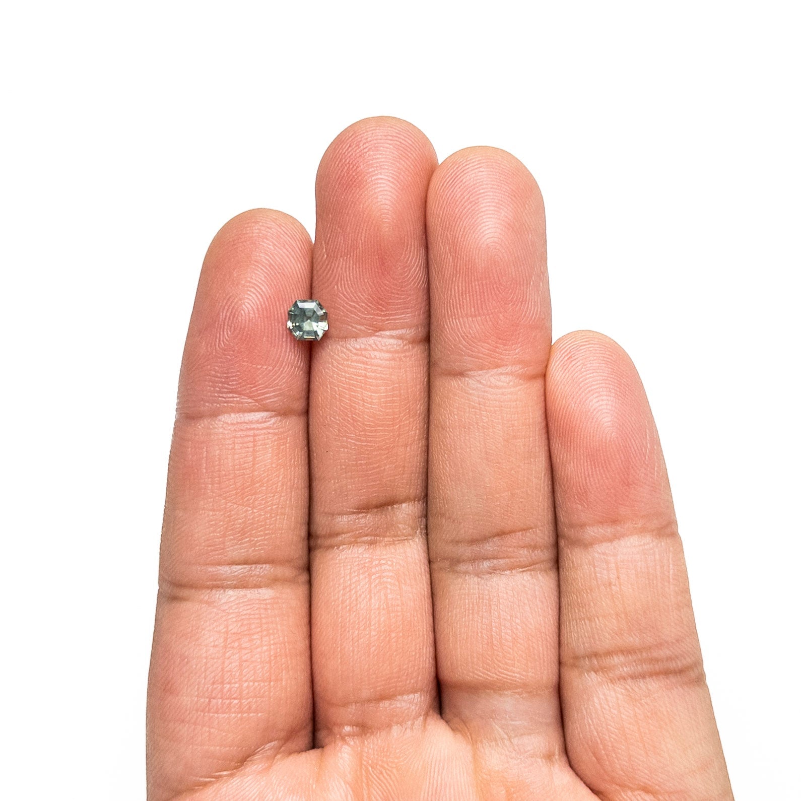 0.75カラット 4.96x4.91x3.57mm カットコーナースクエアステップカットサファイア 23903-12