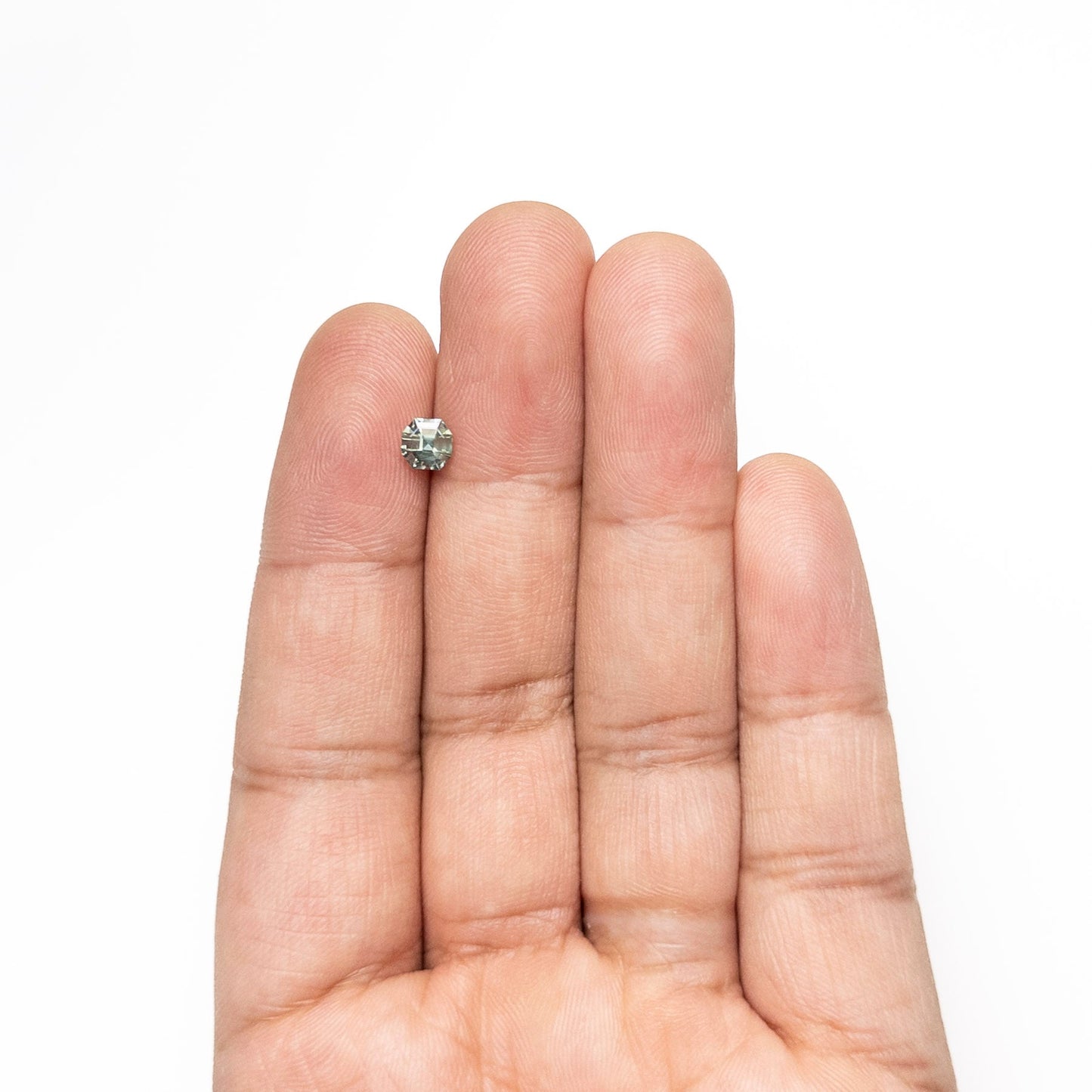 0.81ct 5.39x4.99x3.96mm カットコーナースクエアステップカットサファイア 23903-15