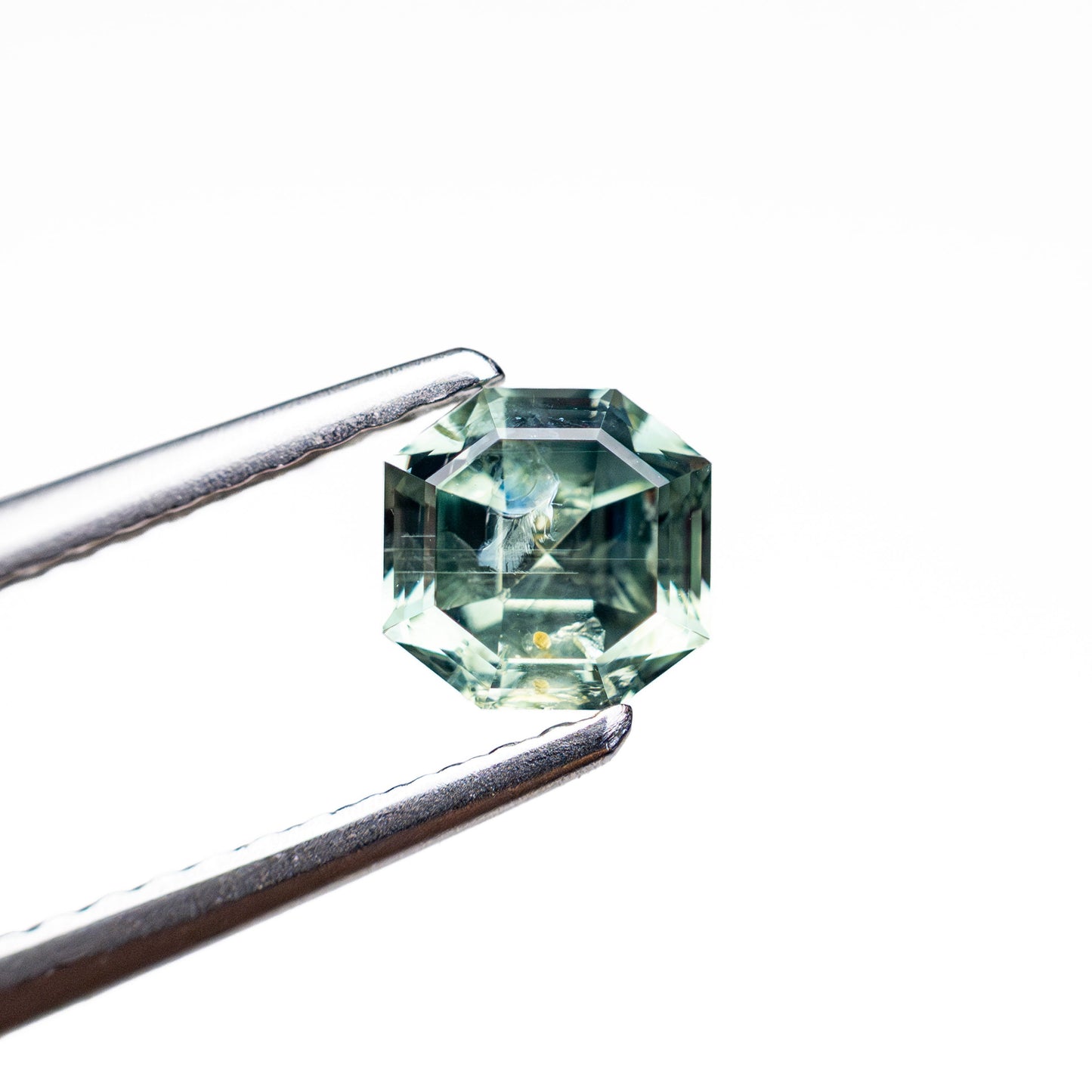 0.75ct 4.99x4.89x3.41mm カットコーナースクエアステップカットサファイア 23903-18