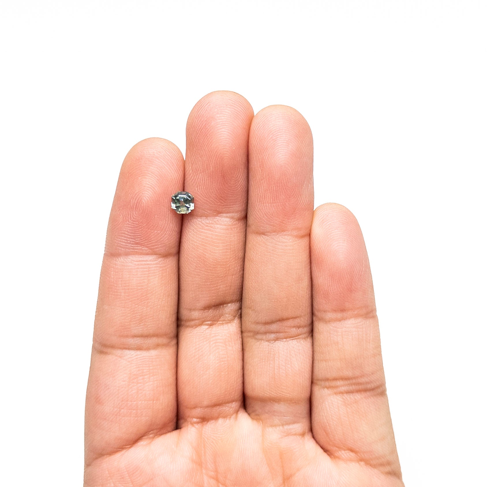 0.75ct 4.99x4.89x3.41mm カットコーナースクエアステップカットサファイア 23903-18
