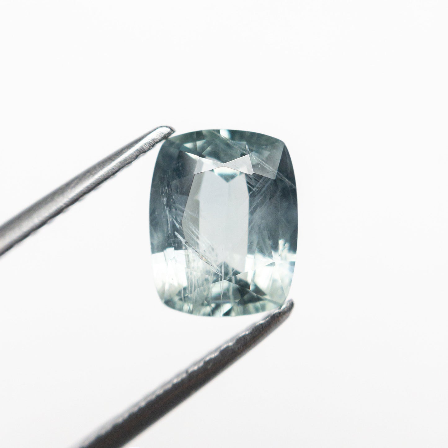 1.87ct 8.01x6.37x3.70mm クッションブリリアントサファイア 23965-03