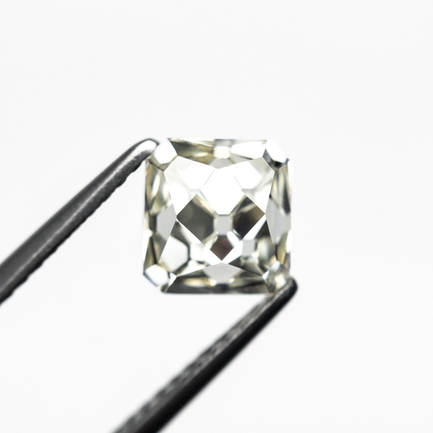 1.95ct 6.43x6.08x5.65mm GIA VS2 N モダンアンティークフレンチカット 24291-02