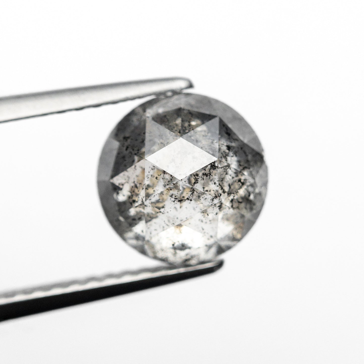 2.60ct 8.25x8.18x4.48mm ラウンド ローズカット 24506-02