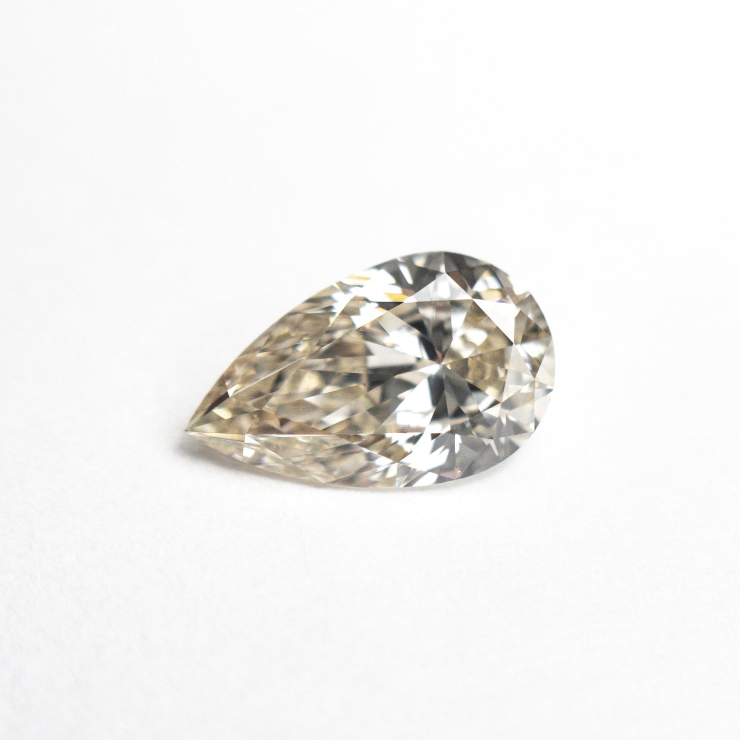 1.02ct 9.09x5.51x3.35mm GIA VS2 M ペア ブリリアント 24669-01