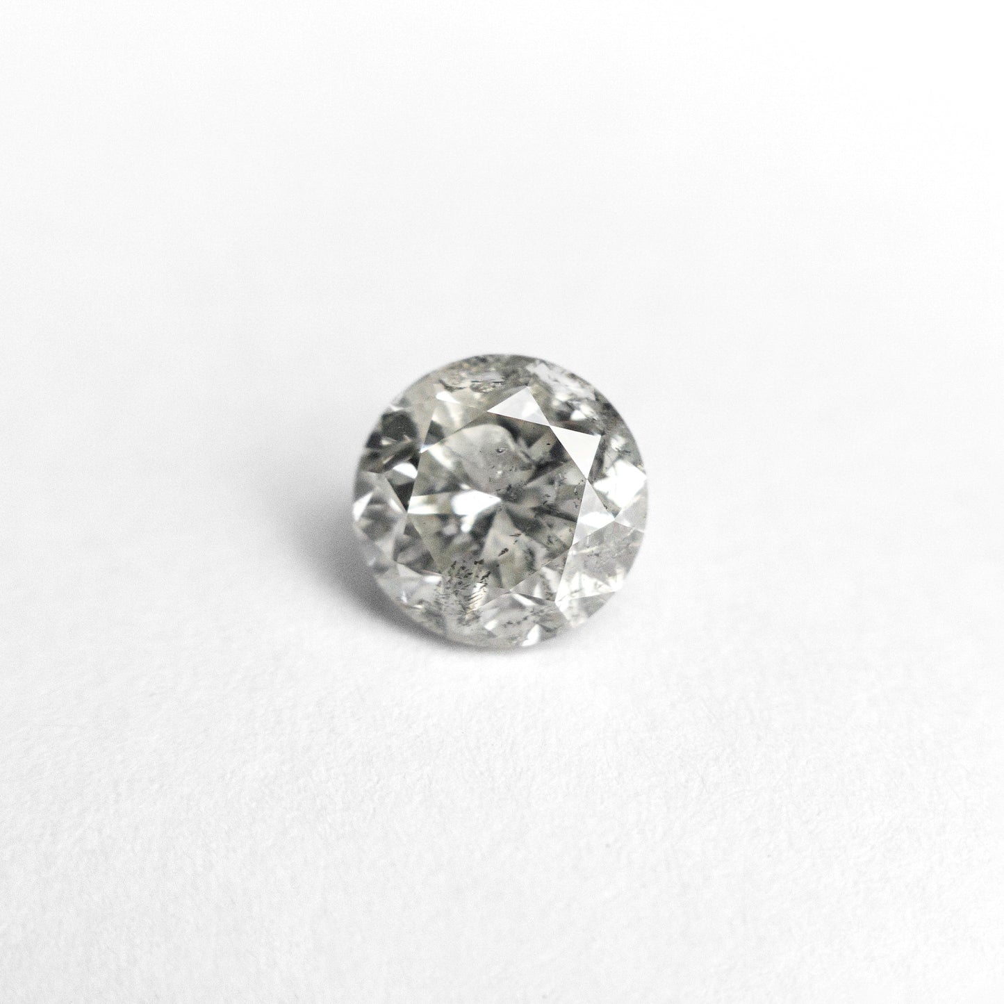 0.84ct 5.70x5.68x3.95mm ラウンドブリリアント 🇨🇦 24878-01