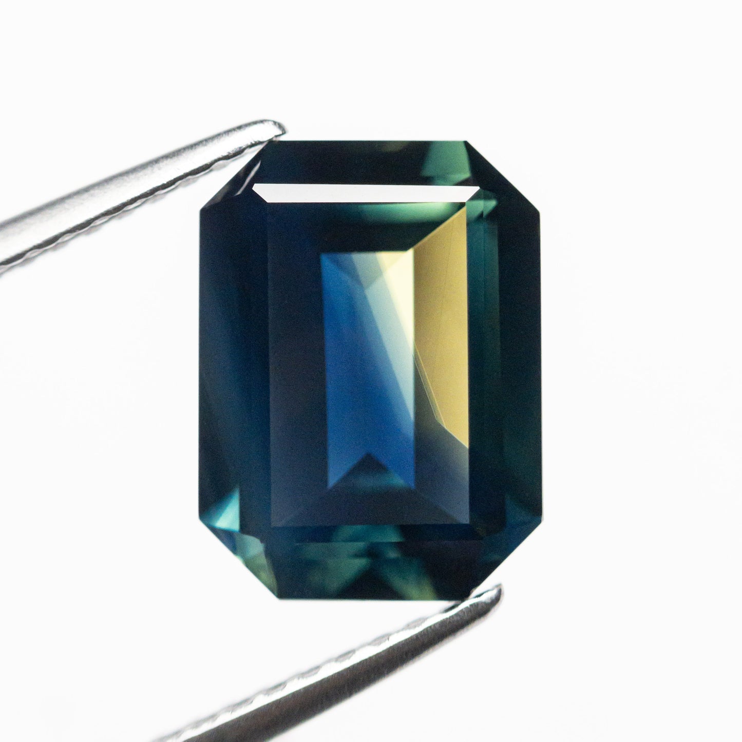 3.99ct 10.65x7.96x4.56mm カットコーナー レクタングル ステップカット サファイア 25065-03