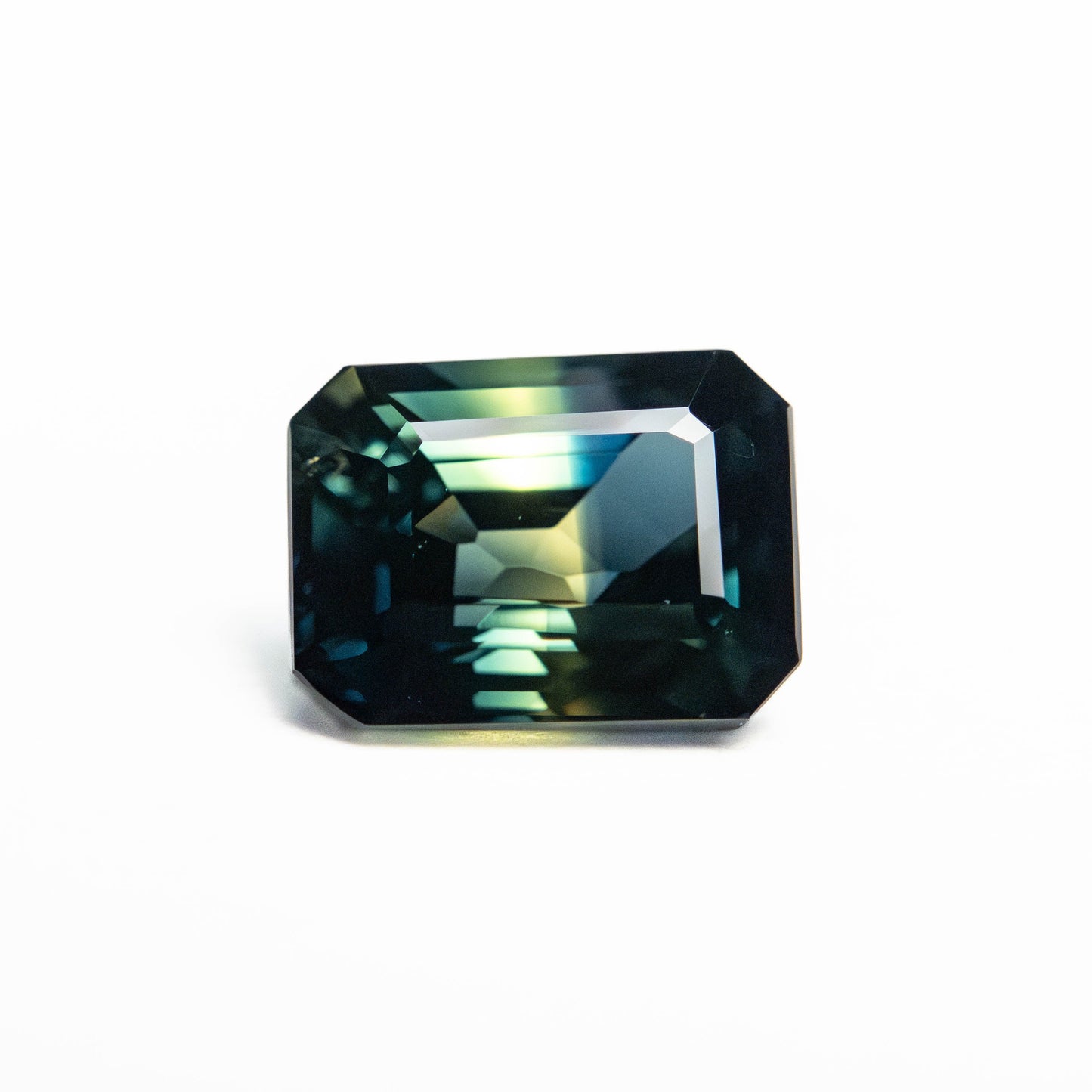 2.09ct 7.90x5.99x4.38mm カットコーナー レクタングル ステップカット サファイア 25066-04