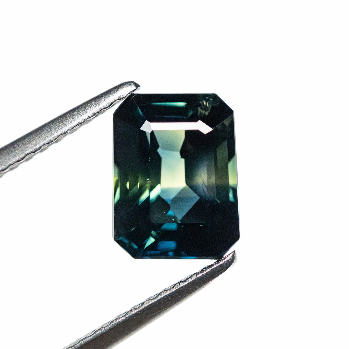 2.09ct 7.90x5.99x4.38mm カットコーナー レクタングル ステップカット サファイア 25066-04