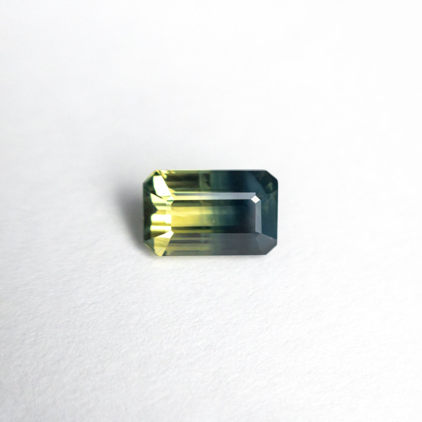 0.88ct 6.30x4.01x3.07mm カットコーナー レクタングル ステップカット サファイア 25112-11