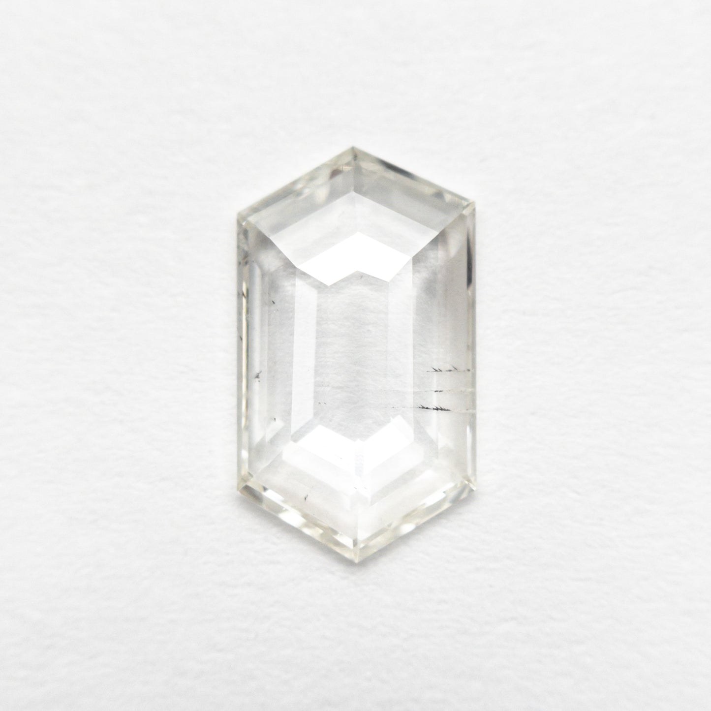 0.97ct 10.48x6.04x1.50mm I1 J ヘキサゴン ローズカット 25133-01