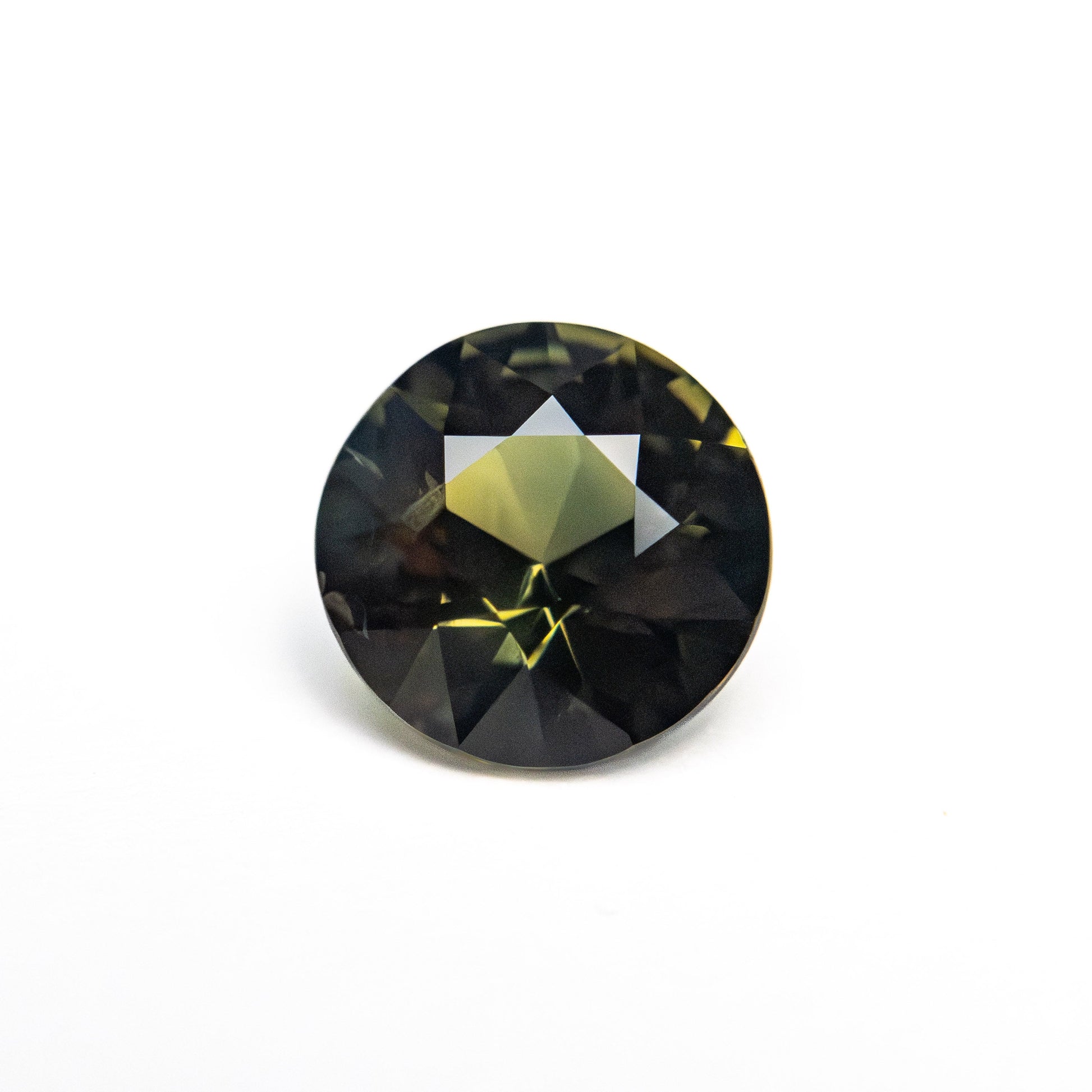 1.53カラット 7.04x7.10x4.30mm ラウンドブリリアントサファイア 25371-02