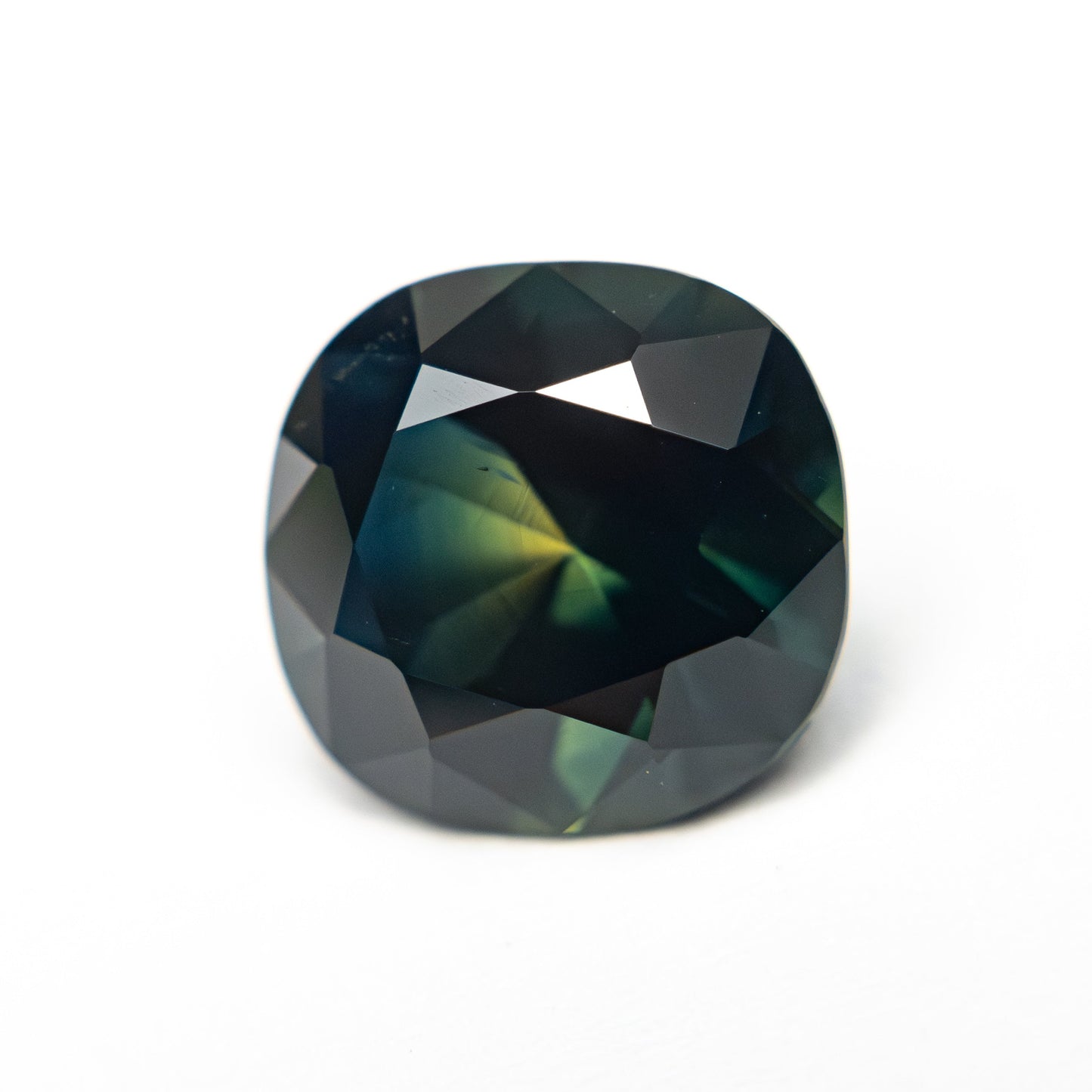 3.67ct 9.22x8.77x5.90mm クッションブリリアント サファイア 25377-01