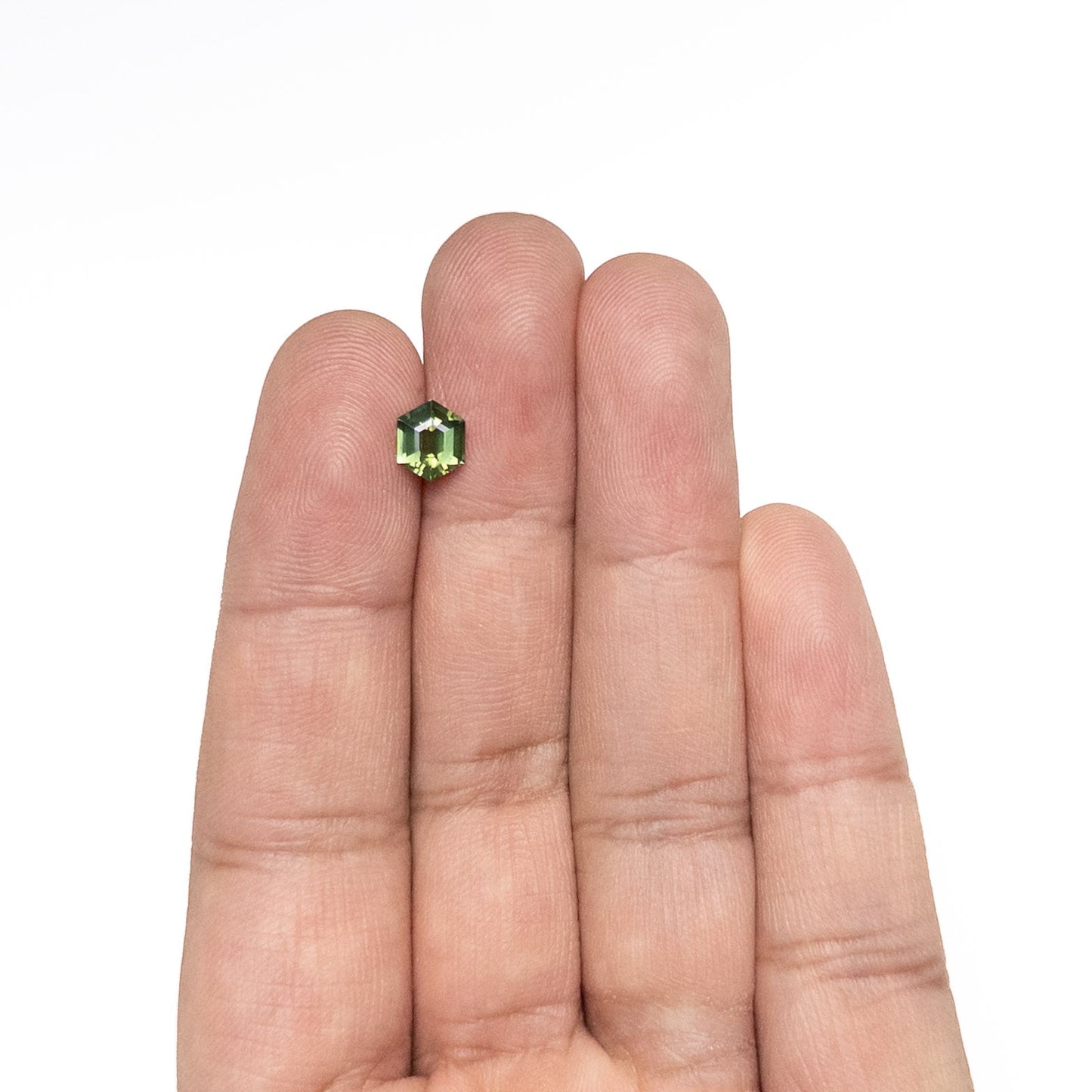 1.15カラット 7.17x5.92x3.46mm ヘキサゴンステップカットサファイア 25383-01