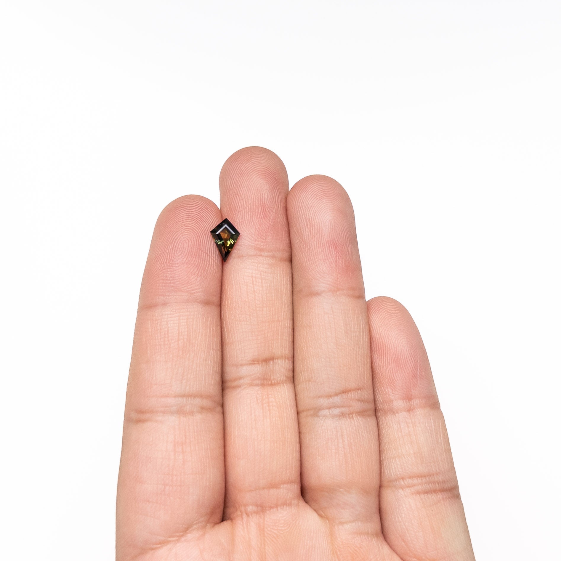 0.95カラット 9.25x6.33x3.11mm カイトステップカット サファイア 25386-08