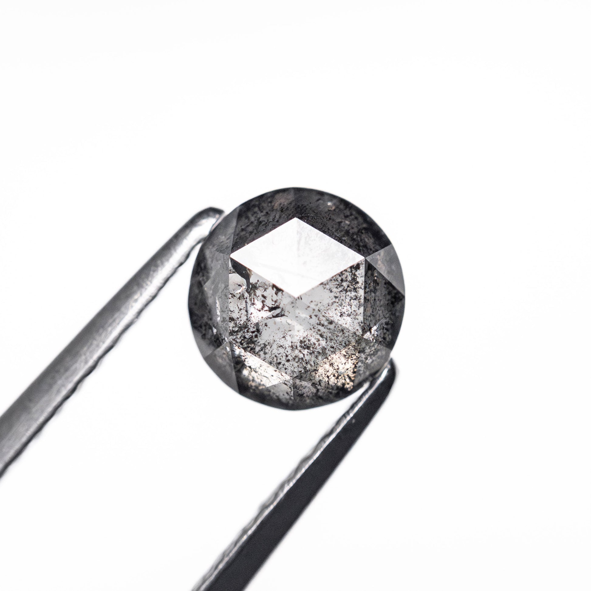 1.05カラット 6.10x5.93x3.47mm ラウンド ローズカット 25453-28