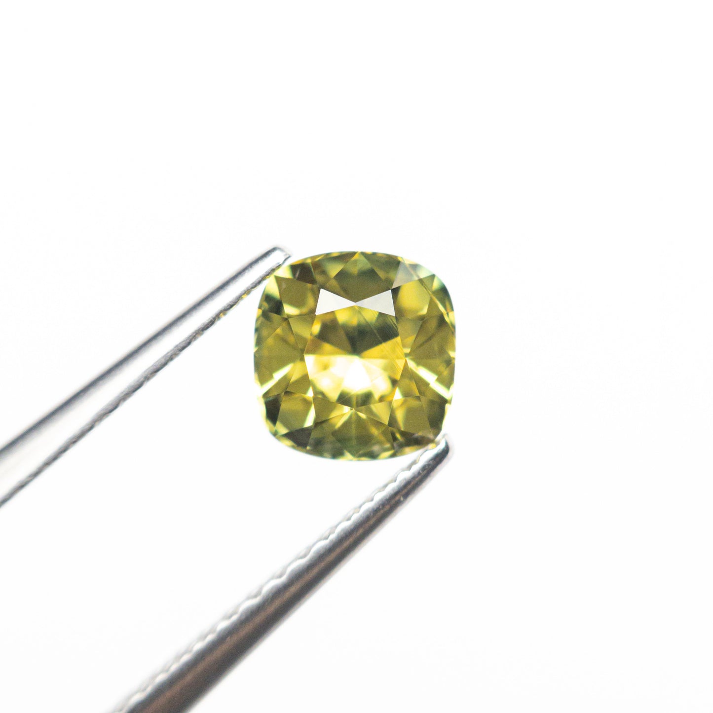 1.12ct 5.77x5.58x4.03mm クッションブリリアントサファイア 25777-02