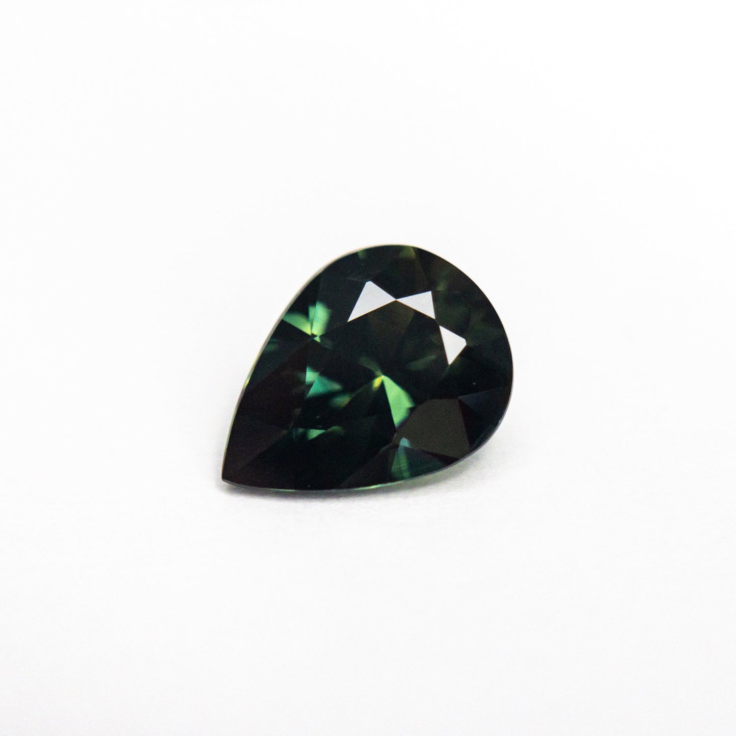 1.22カラット 8.10x6.11x3.84mm ペアシェイプ ブリリアントサファイア 25781-02