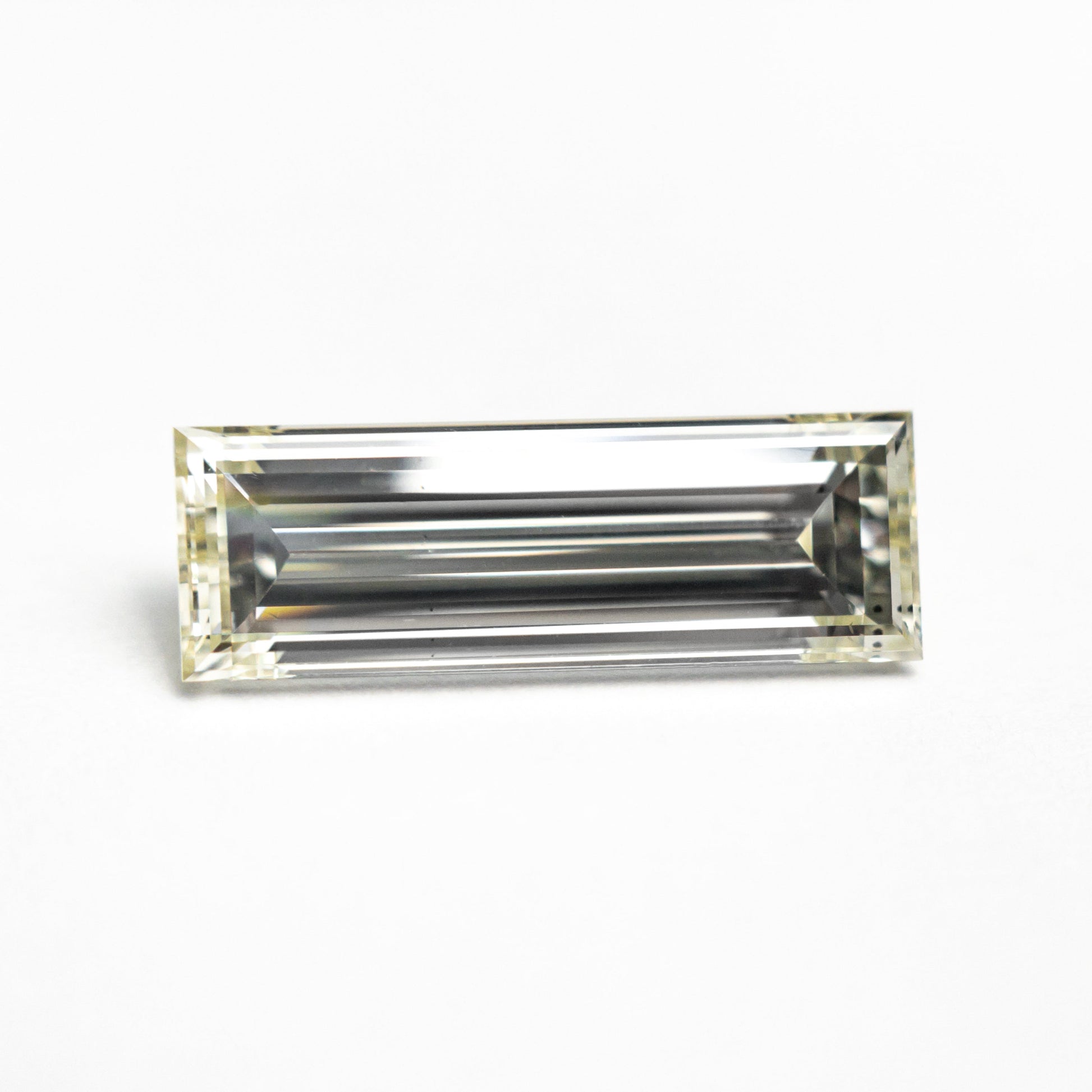 1.52カラット 12.21x4.16x2.86mm VS2 OP バゲットステップカット 26124-01