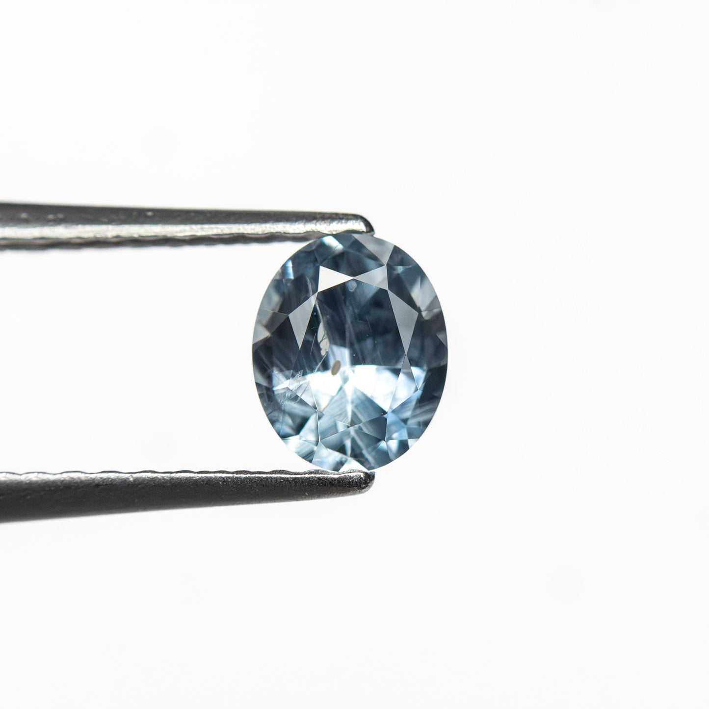 0.63ct 5.51x4.51x3.17mm Oval Brilliant Sapphire 26157-01