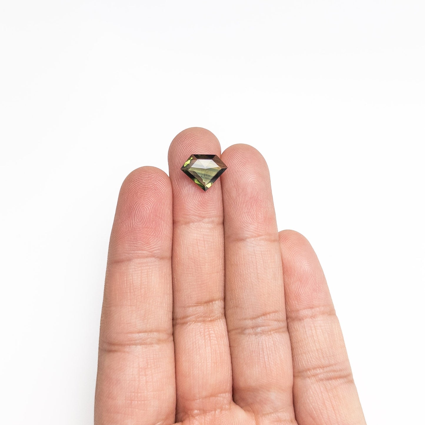 2.10カラット 12.59x9.78x2.18mm シールド ローズカット サファイア 26327-16