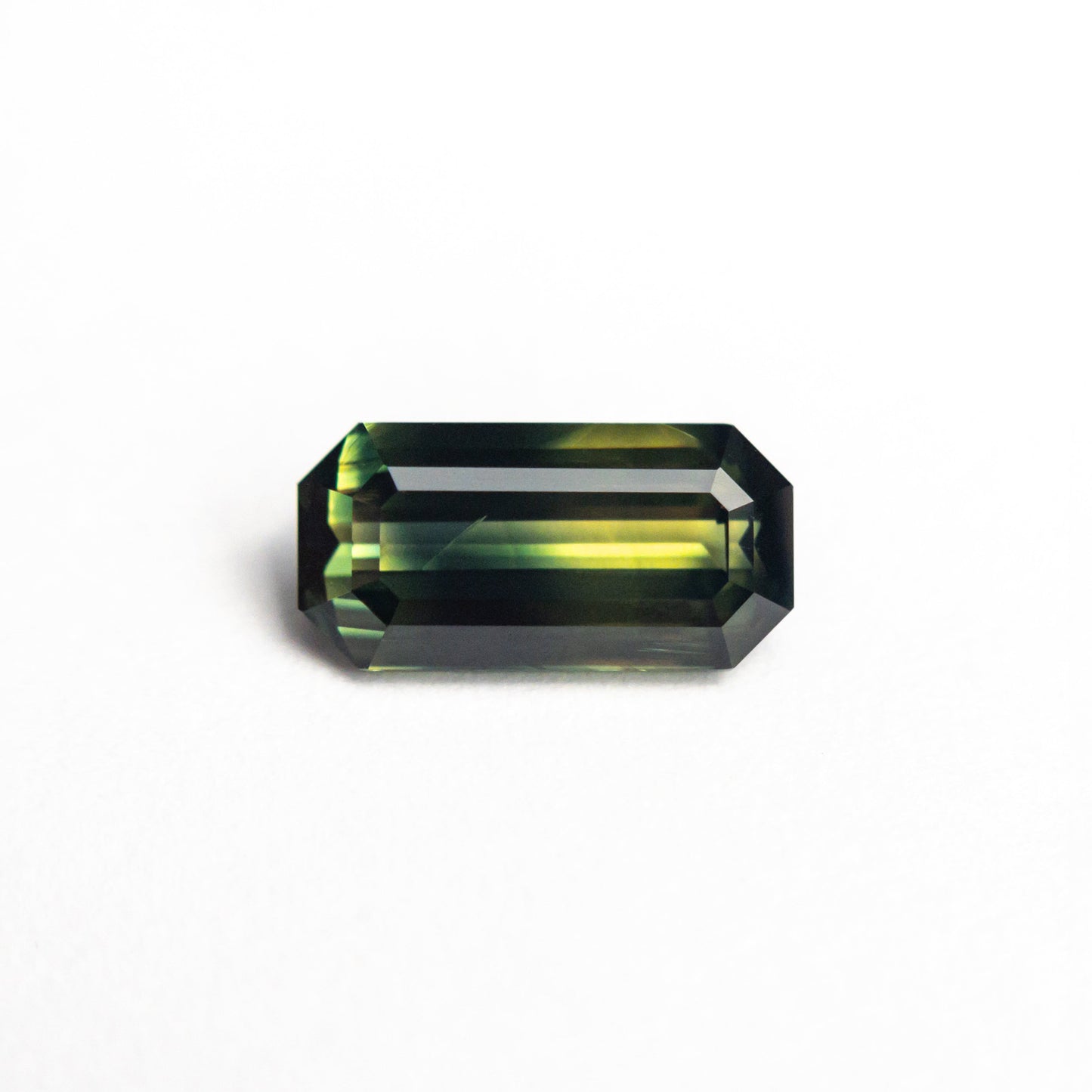 1.16カラット 8.51x4.29x2.88mm コーナーカット レクタングル ステップカット サファイア 26336-04