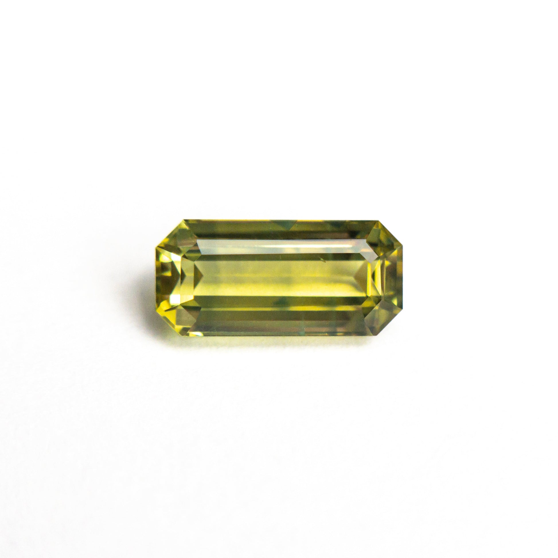 1.18カラット 8.28x3.91x3.01mm カットコーナー レクタングル ステップカット サファイア 26336-06