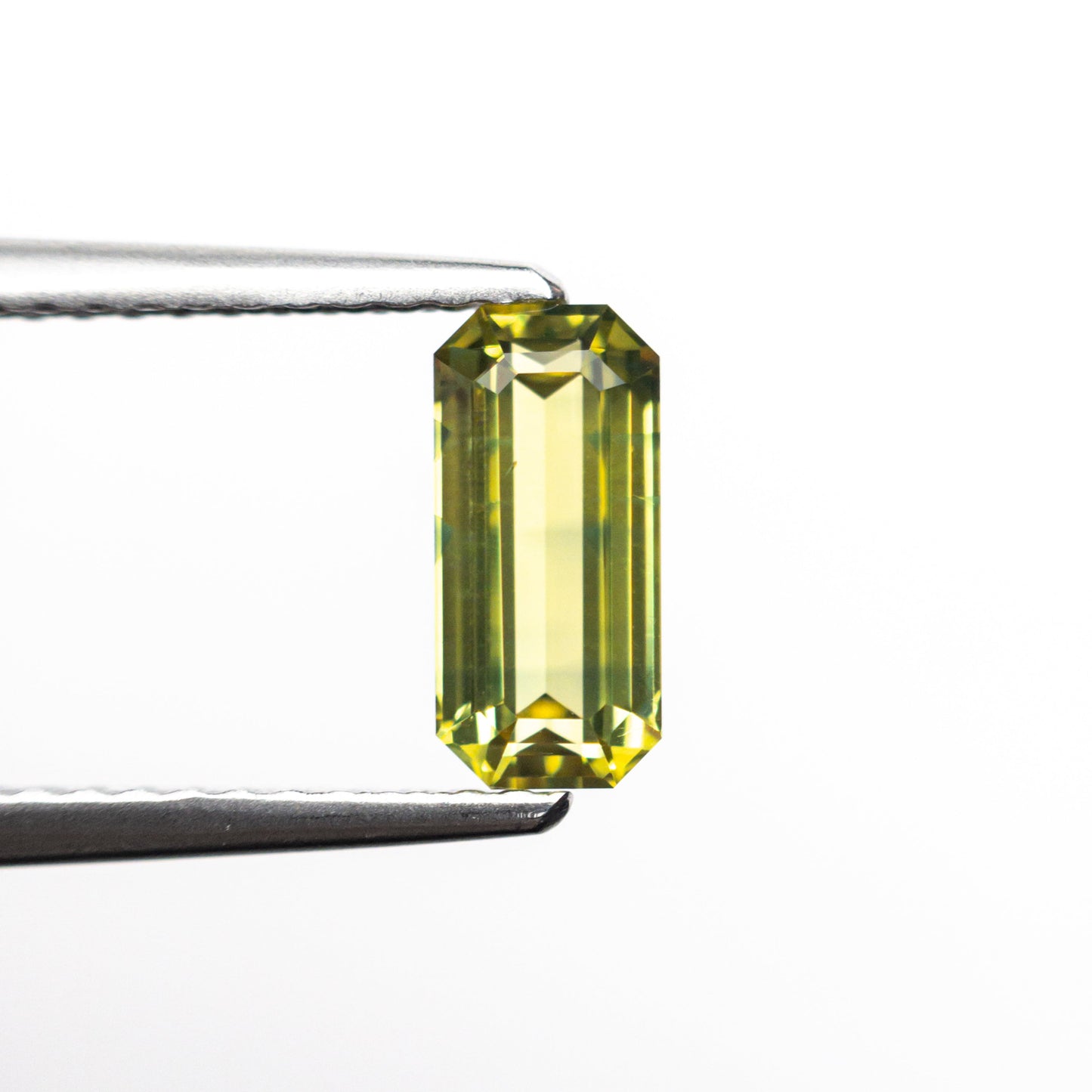 1.18カラット 8.28x3.91x3.01mm カットコーナー レクタングル ステップカット サファイア 26336-06