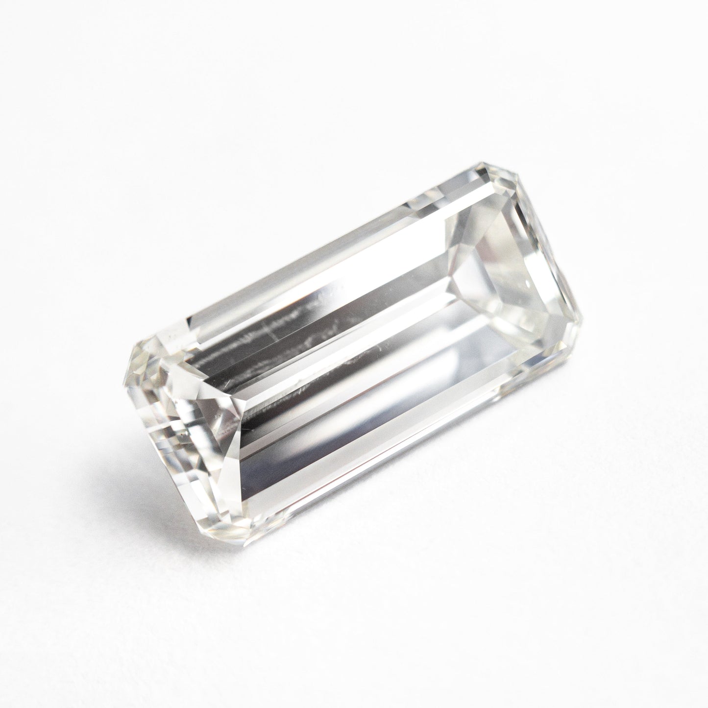 3.01カラット 11.85x5.89x4.47mm GIA SI2 Hカット コーナー レクタングル ステップカット 26478-01