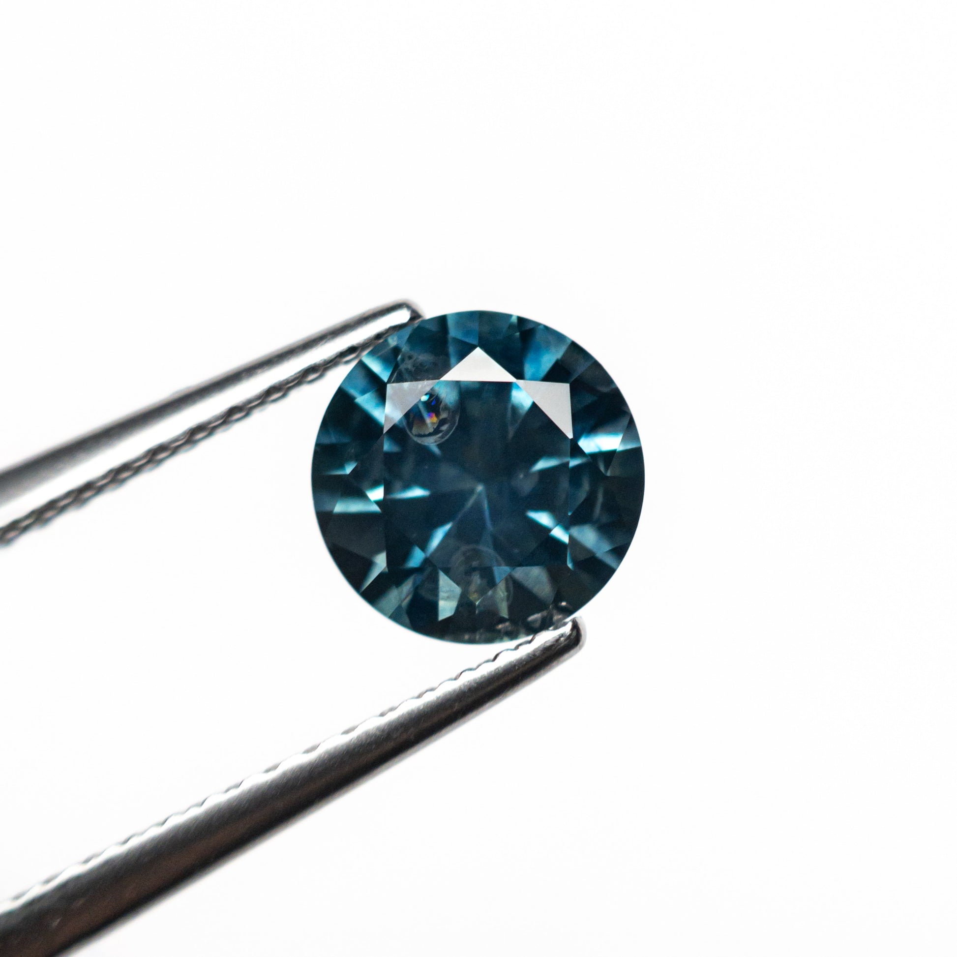 1.35カラット 6.71x6.69x4.28mm ラウンドブリリアントサファイア 26524-08