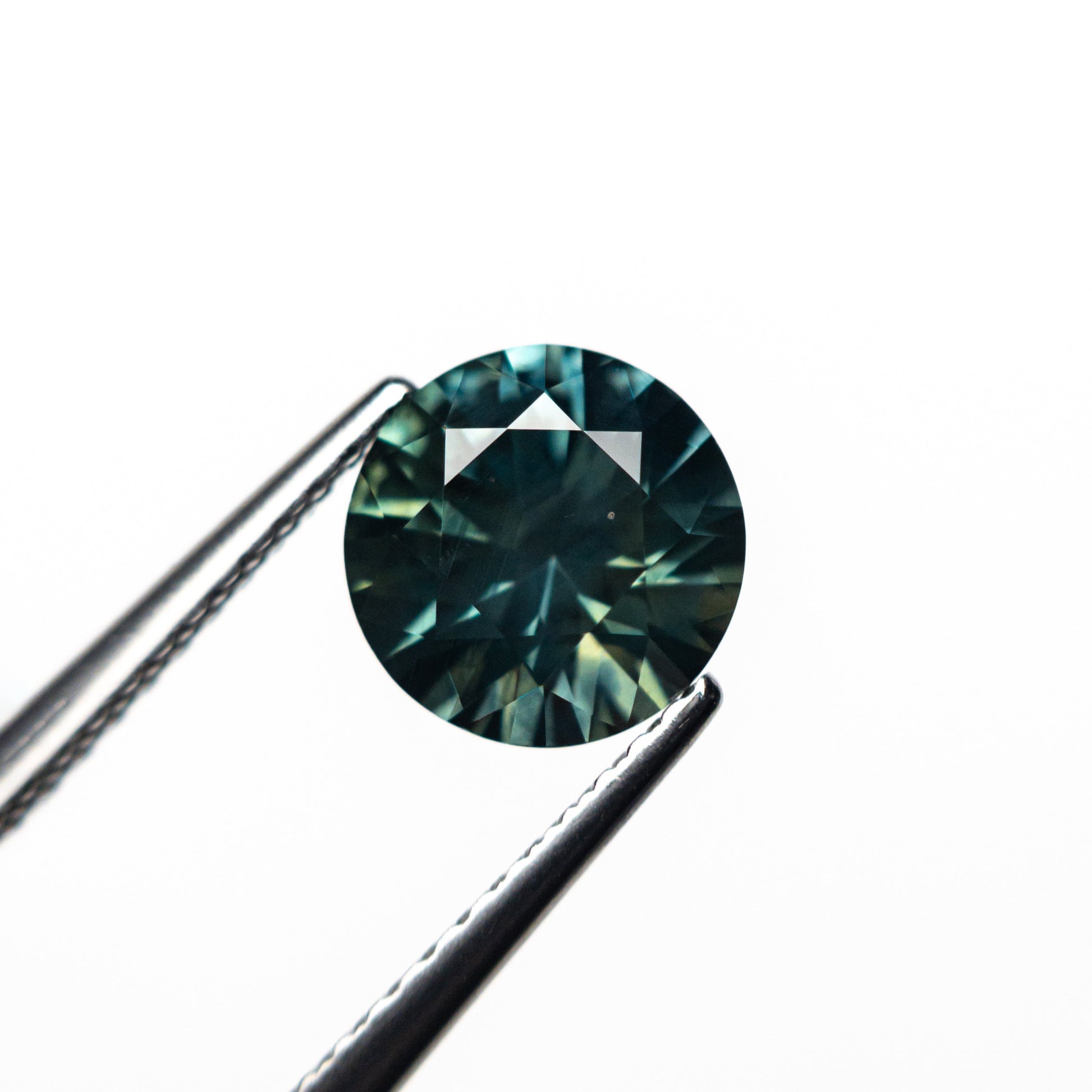 1.63ct 7.02x6.99x4.63mm Round Brilliant Sapphire 26524-13