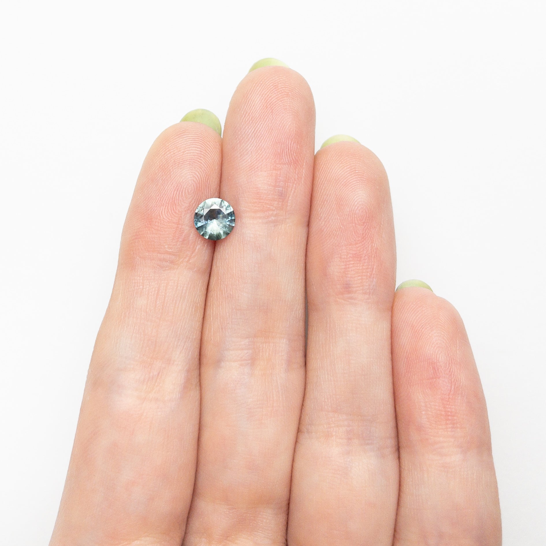 0.94カラット 6.11x6.03x3.46mm ラウンドブリリアントサファイア 26524-14