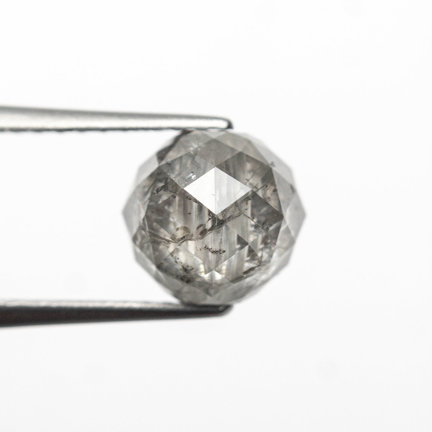 2.82ct 6.62x6.75x6.76mm ファセットビーズ 26554-02