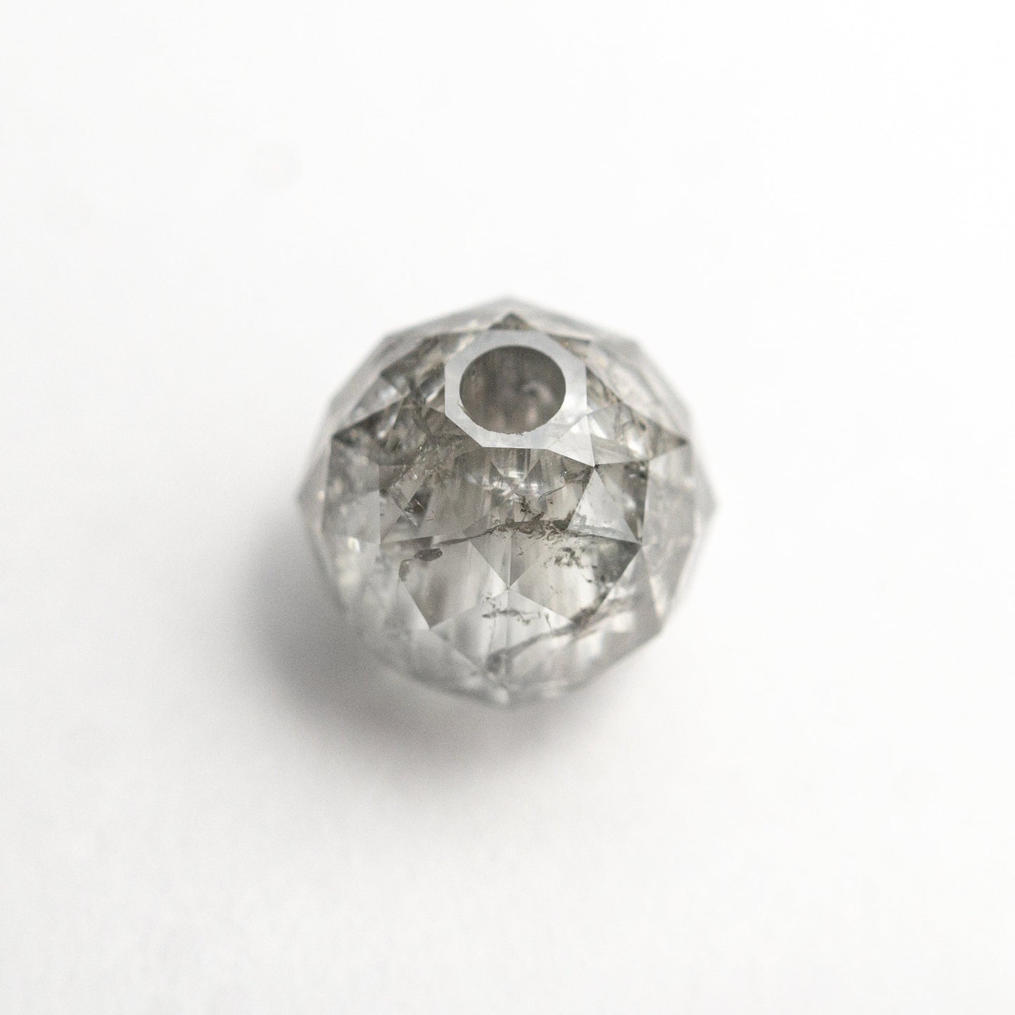 2.82ct 6.62x6.75x6.76mm ファセットビーズ 26554-02