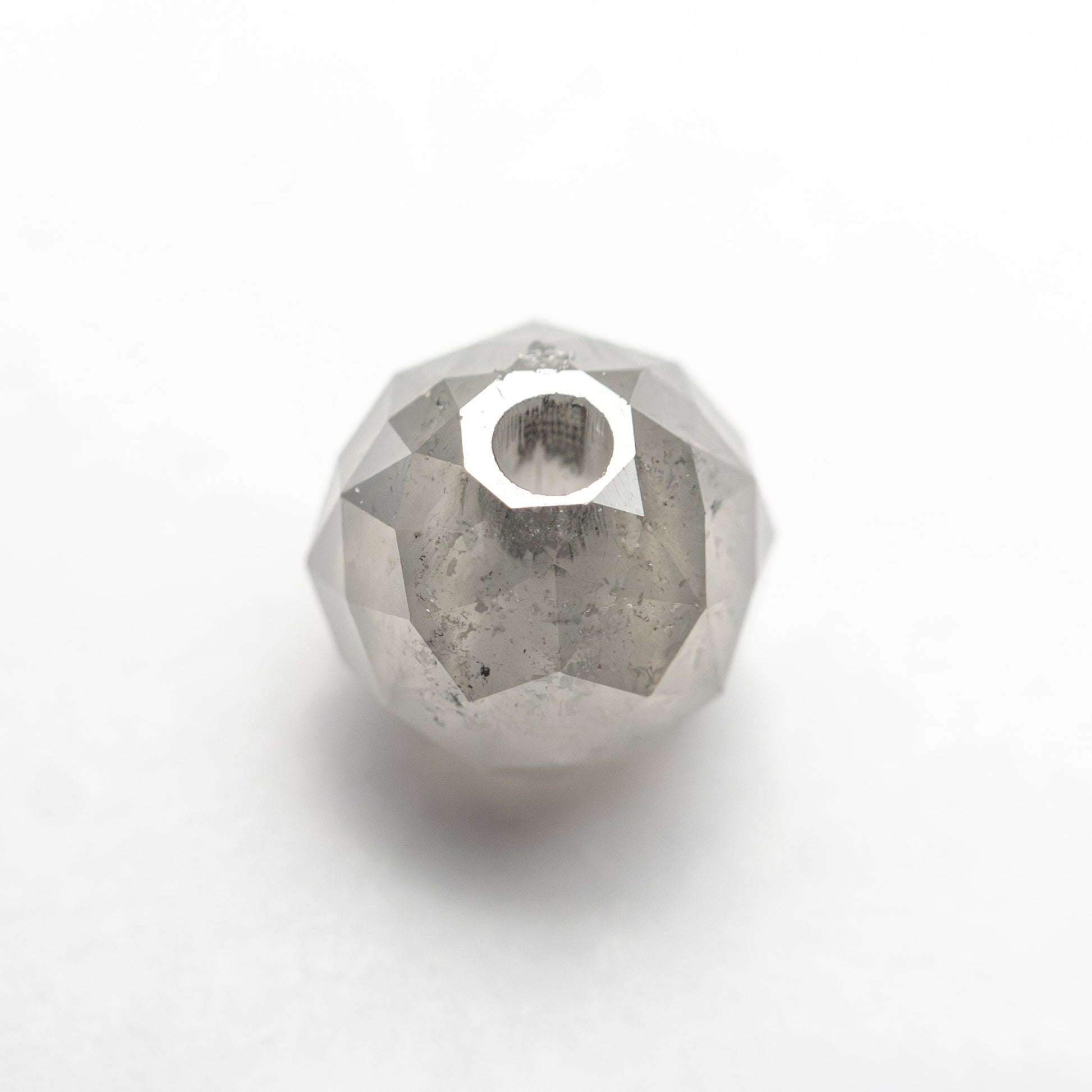 2.92カラット 6.68x6.90x6.90mm ファセットビーズ 26554-03