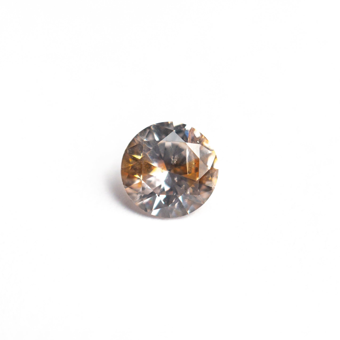 0.67カラット 5.41x5.34x3.15mm ラウンドブリリアントサファイア 26556-02
