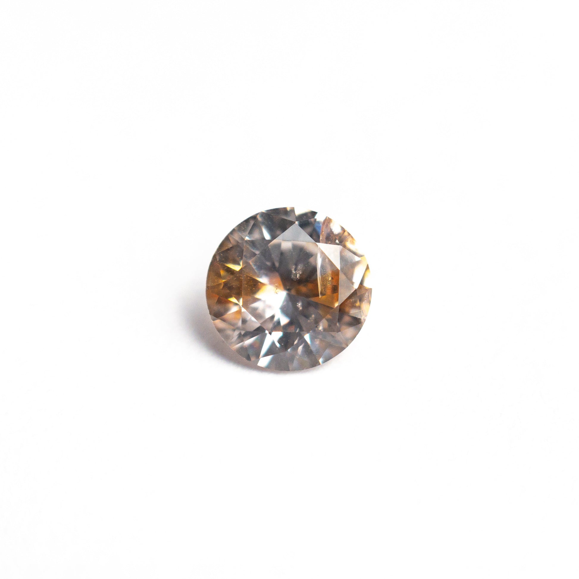 0.67カラット 5.41x5.34x3.15mm ラウンドブリリアントサファイア 26556-02