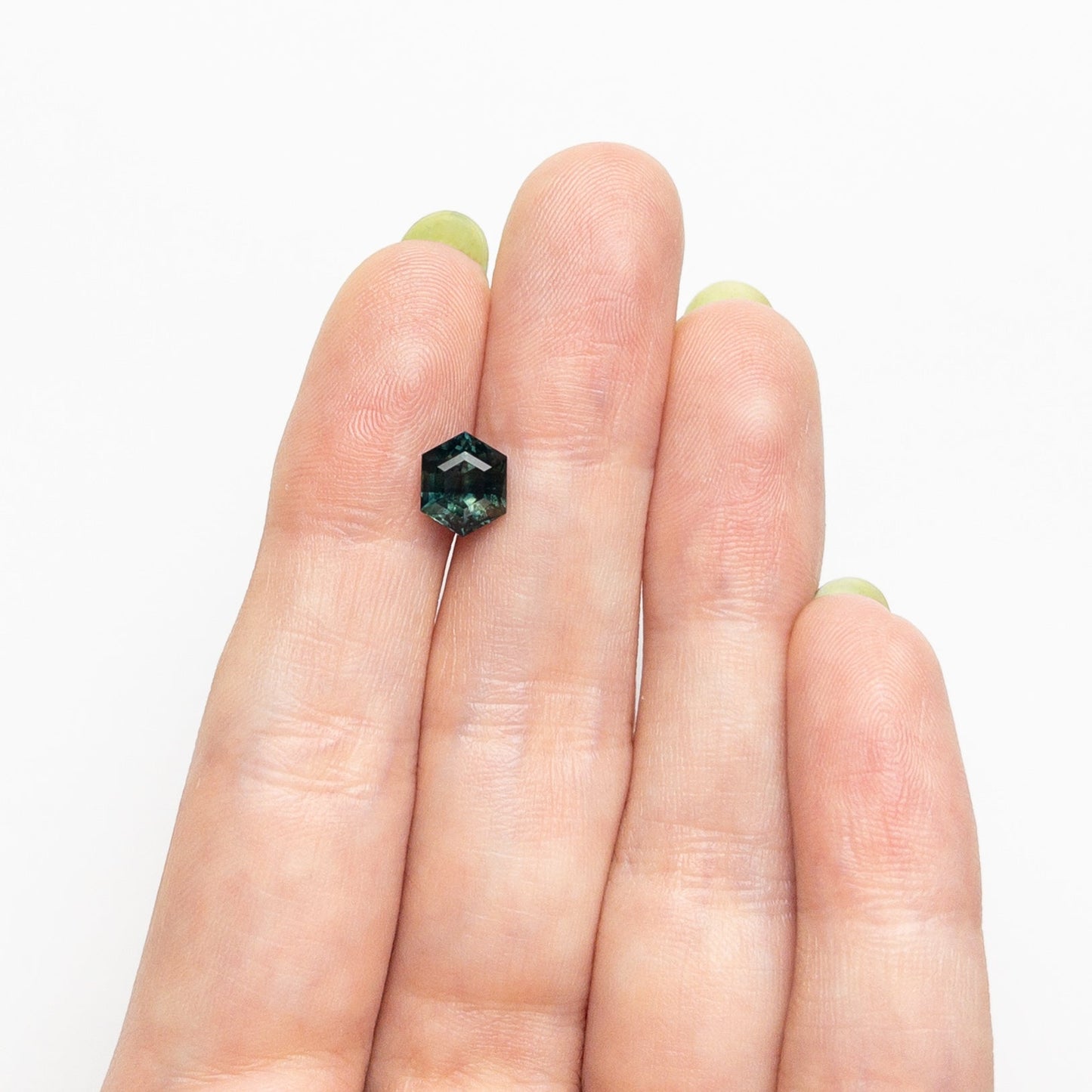 2.00カラット 7.75x6.32x5.11mm ヘキサゴンステップカットサファイア 26729-01