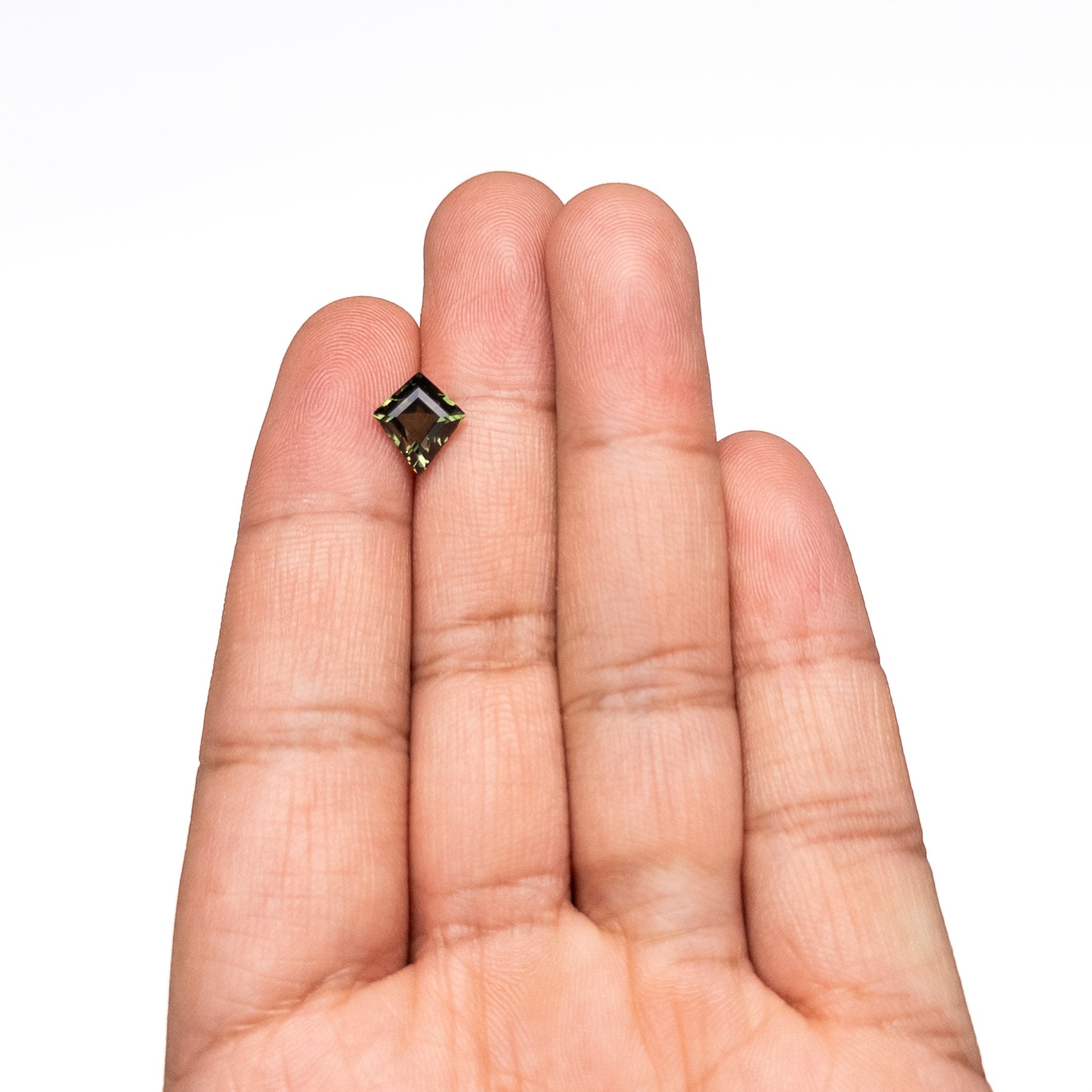 2.48カラット 9.97x8.87x5.20mm カイトステップカットサファイア 26731-02
