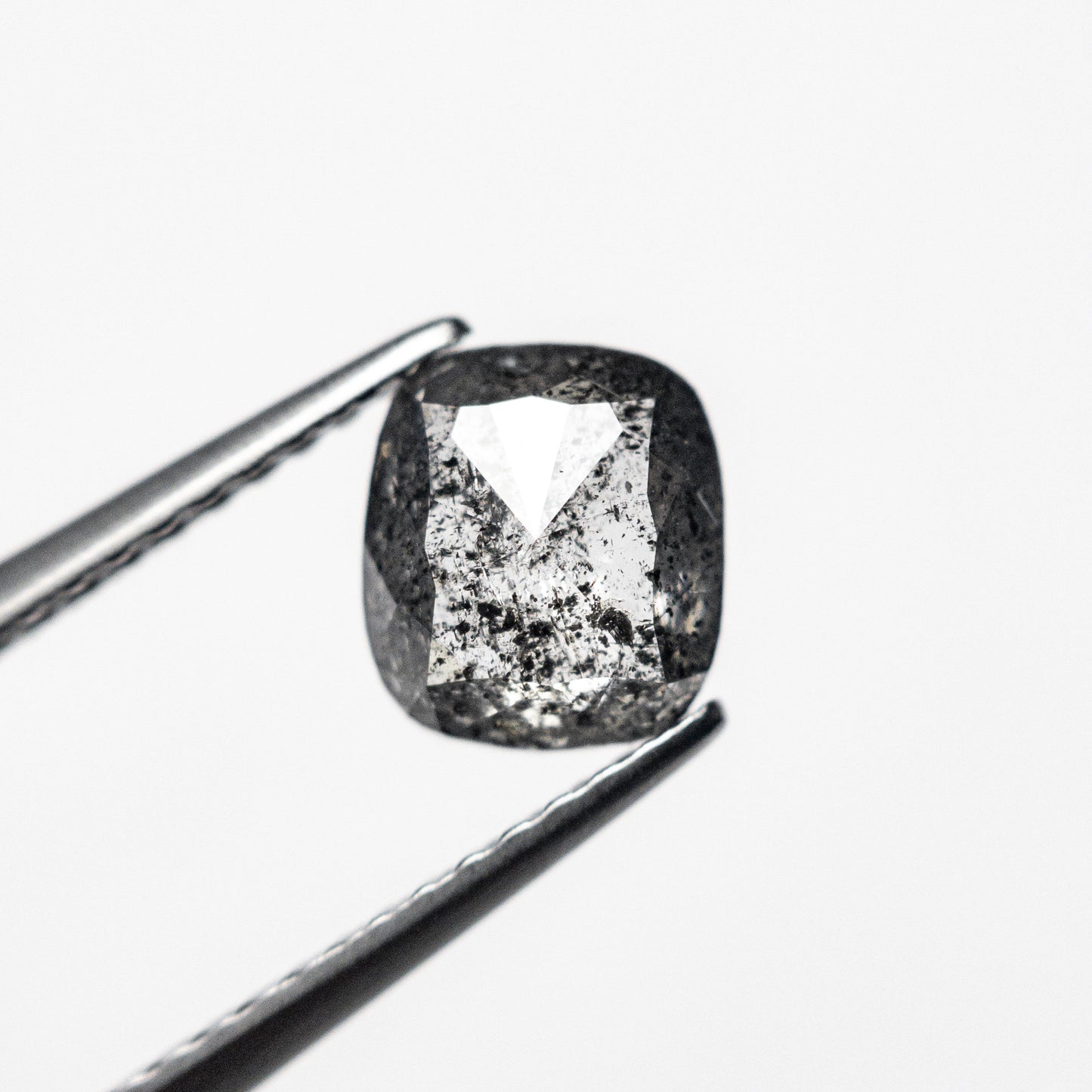 1.34カラット 6.83x6.07x3.29mm クッションダブルカット 26784-05