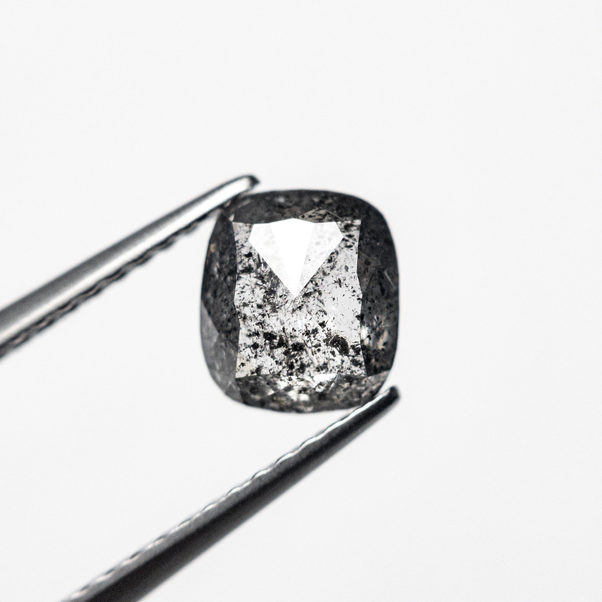 1.34カラット 6.83x6.07x3.29mm クッションダブルカット 26784-05