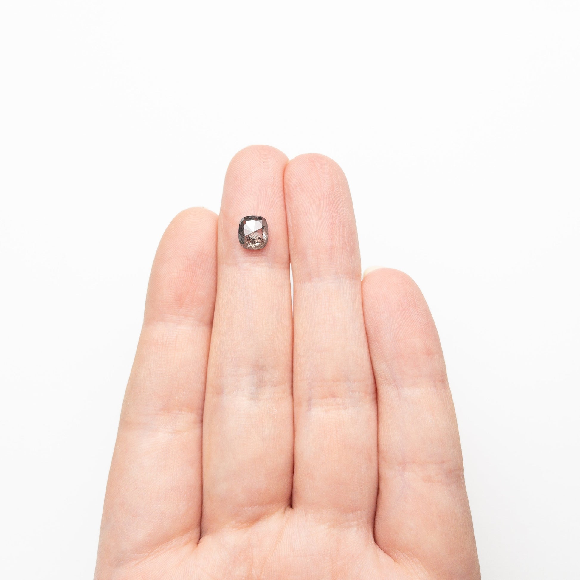 1.34カラット 6.83x6.07x3.29mm クッションダブルカット 26784-05