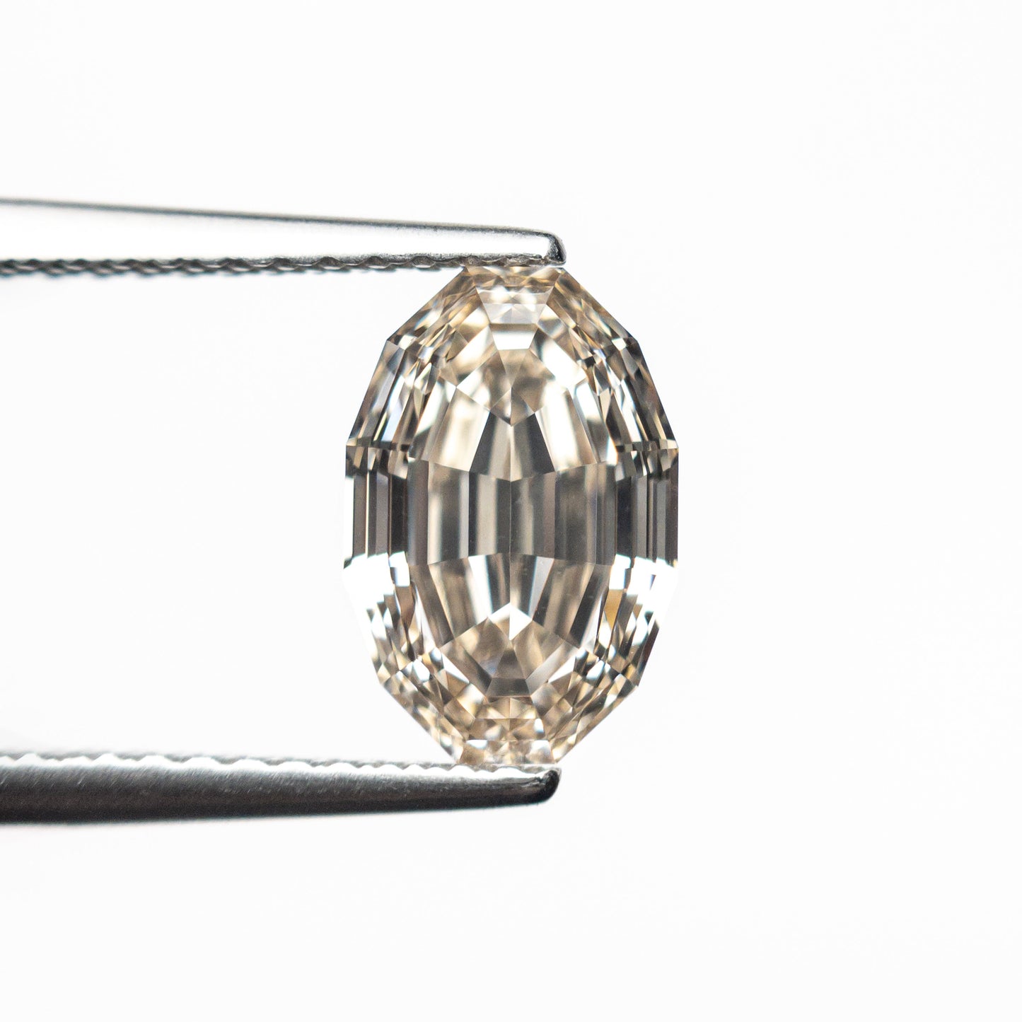 2.01ct 9.07x6.08x4.23mm VS1 C3 Geo Oval Step Cut 🇨🇦 26811-01