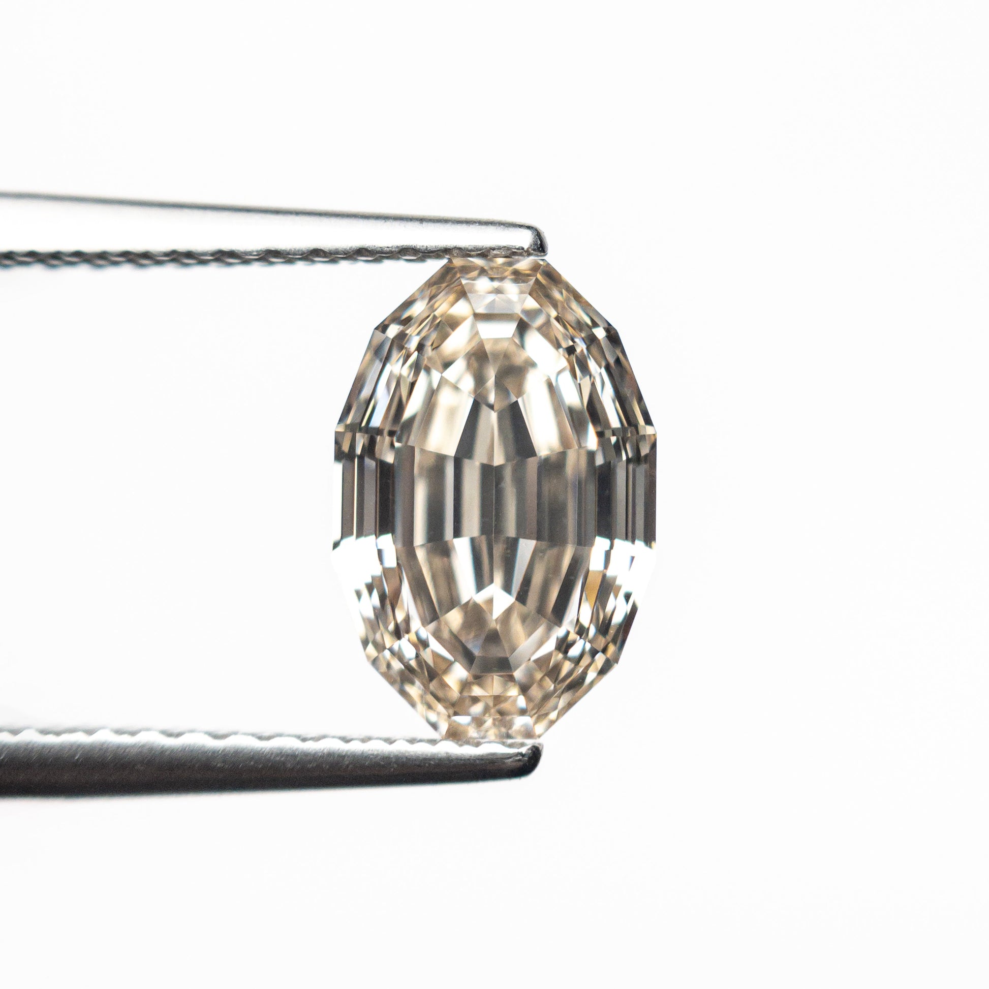 2.01ct 9.07x6.08x4.23mm VS1 C3 Geo Oval Step Cut 🇨🇦 26811-01