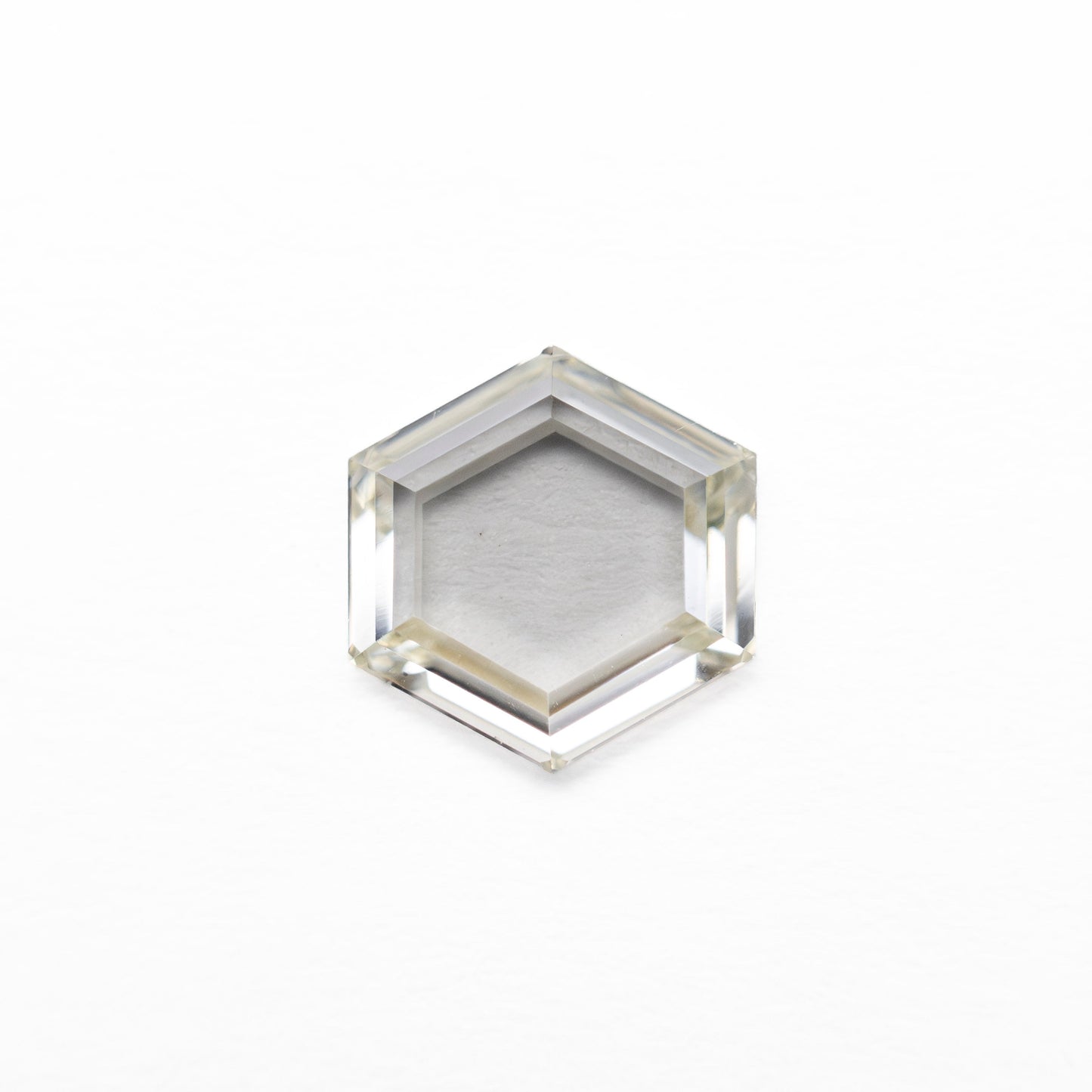 0.71ct 6.15x6.43x1.79mm VVS2 K ヘキサゴン ポートレートカット 27067-01