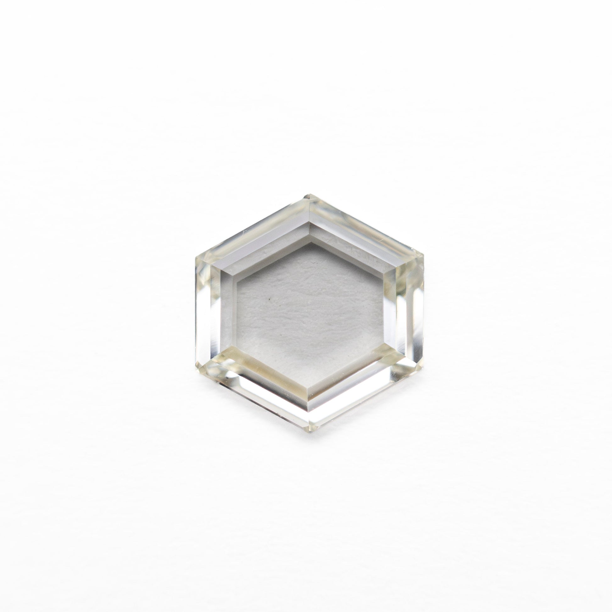 0.71ct 6.15x6.43x1.79mm VVS2 K ヘキサゴン ポートレートカット 27067-01