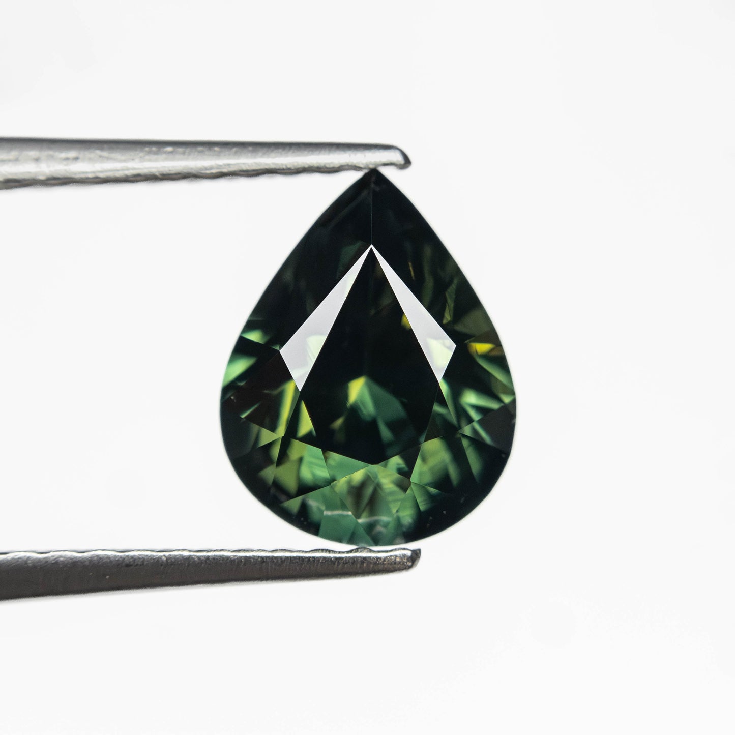1.54カラット 8.32x6.55x4.40mm ペアシェイプ ブリリアントサファイア 27147-02