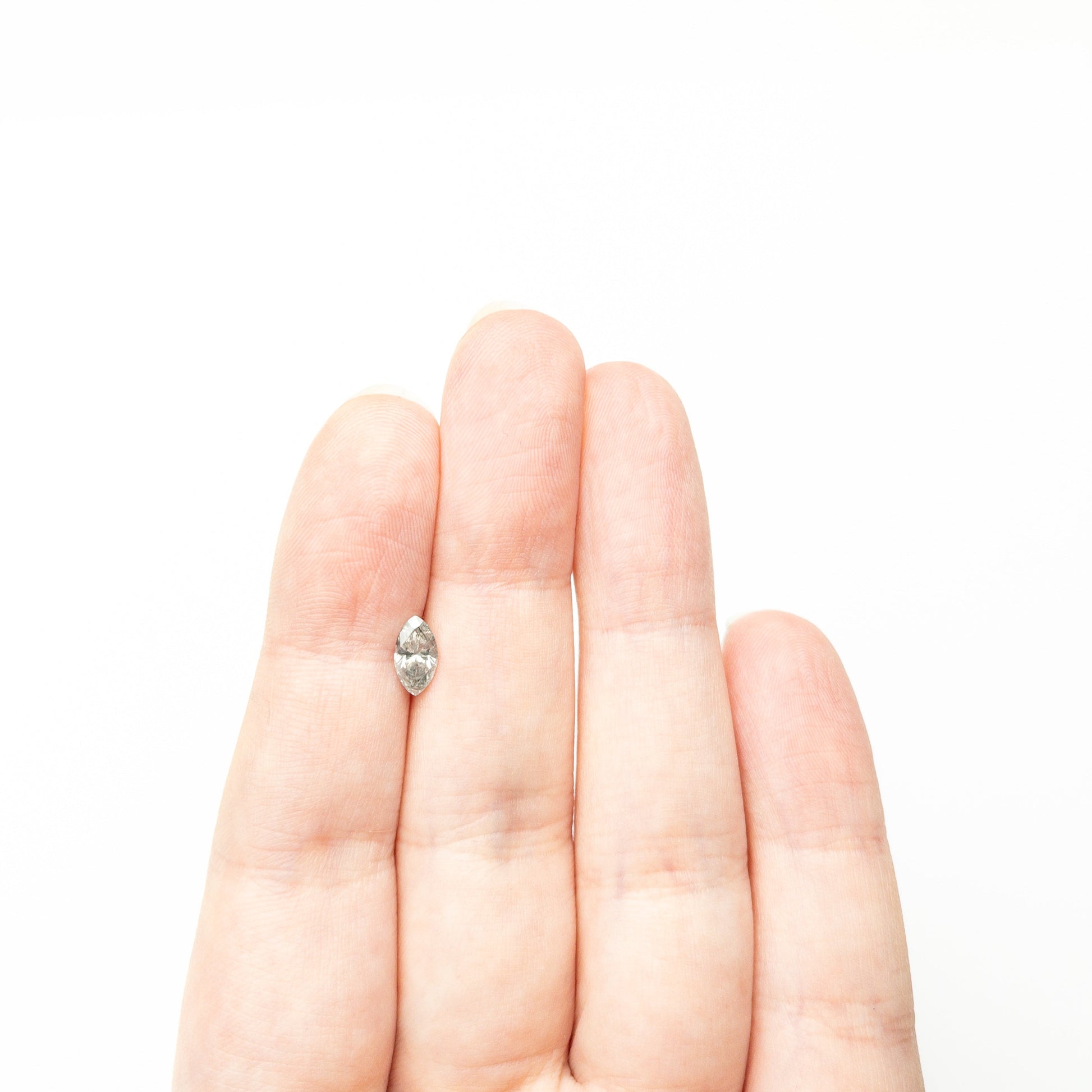 0.60カラット 8.05x4.24x2.90mm マーキーズブリリアント 27226-27