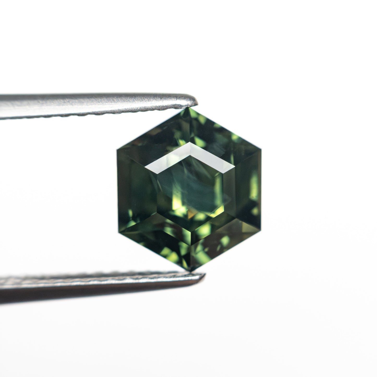 2.21ct 8.35x7.26x4.85mm ヘキサゴンステップカットサファイア 27321-01
