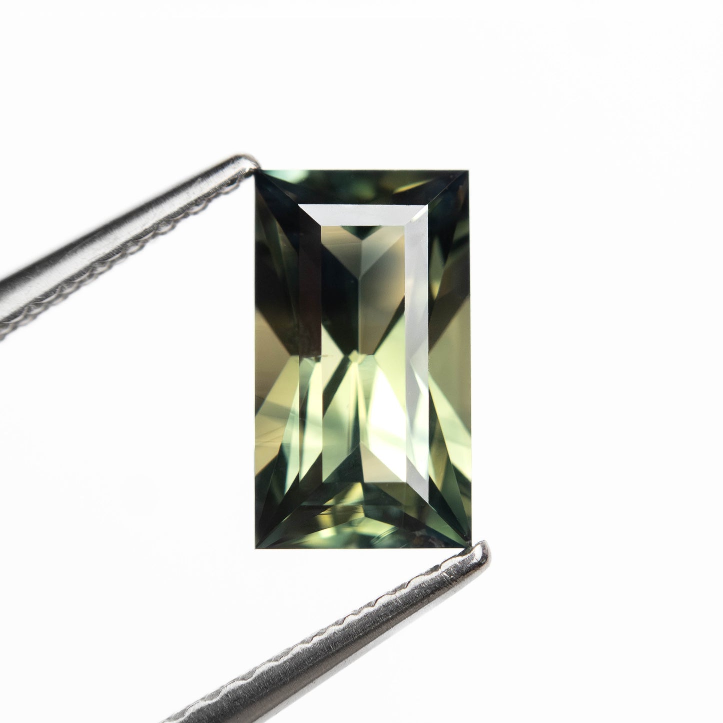 1.55カラット 8.51x4.87x3.87mm レクタングル ステップカット サファイア 27323-02