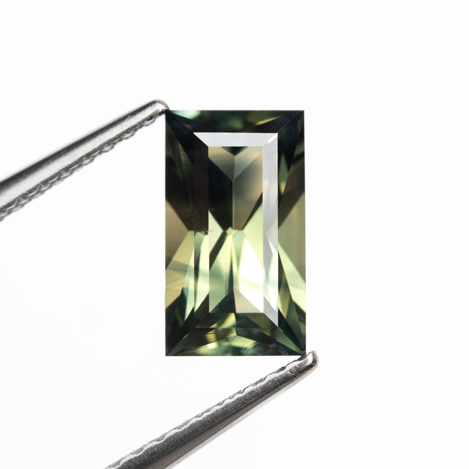 1.55カラット 8.51x4.87x3.87mm レクタングル ステップカット サファイア 27323-02